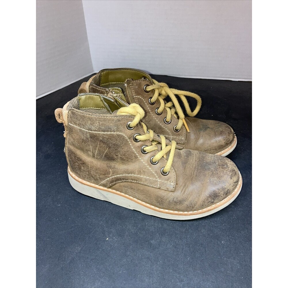 Clarks boys Crown Hike K Tan Leather boots size 12-1/2